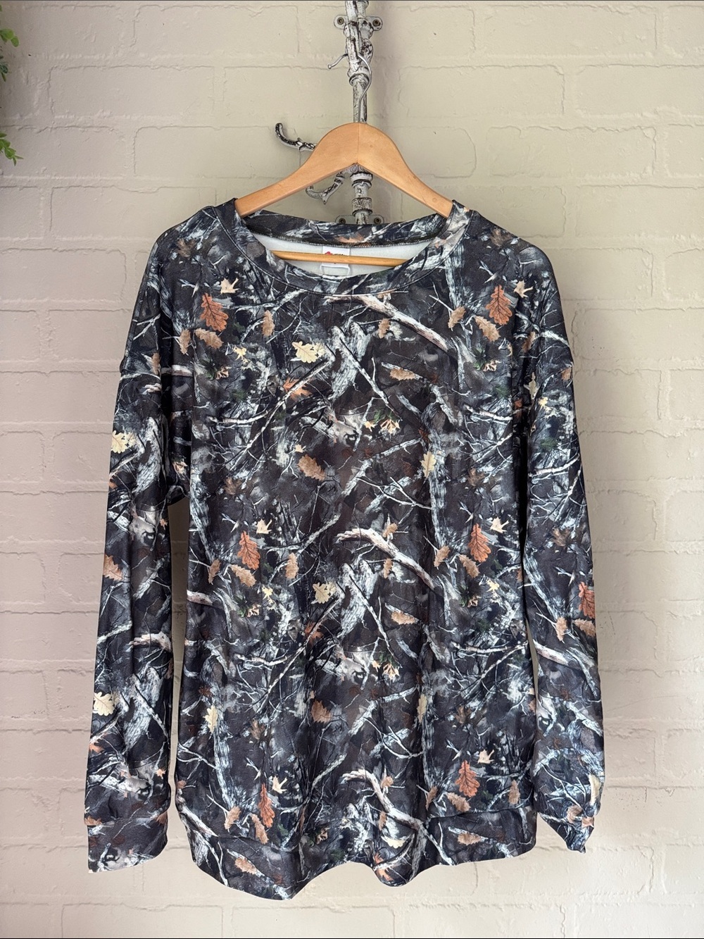 Long Sleeve Camouflage Print super soft pockets large NEW Wiholl